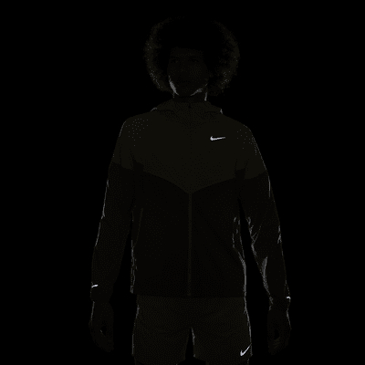 Chamarra de correr Repel para hombre Nike Windrunner