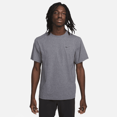 Camisola versátil de manga curta Dri-FIT UV Nike Hyverse para homem