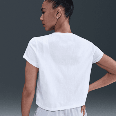 Nike Club Women's Cropped T-Shirt