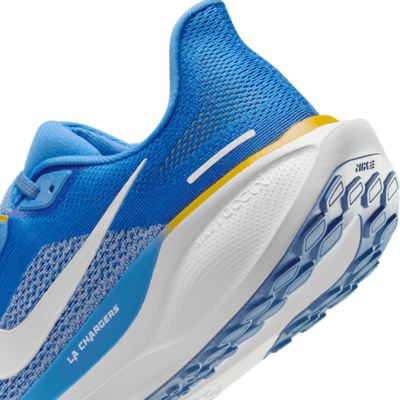 Tenis de correr en pavimento para hombre Nike Pegasus 41 NFL Los Angeles Chargers