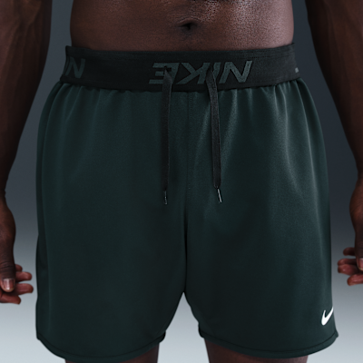 Nike Totality vielseitige Dri-FIT Herrenshorts ohne Futter (ca. 18 cm)