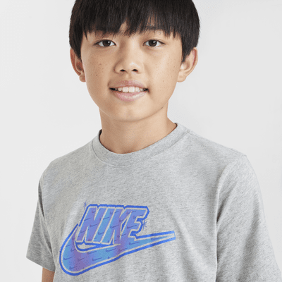 Playera para niños talla grande Nike Sportswear