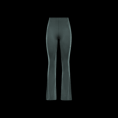 Leggings acampanados de tela de minicanalé ajustados para mujer Nike Sportswear Chill Knit