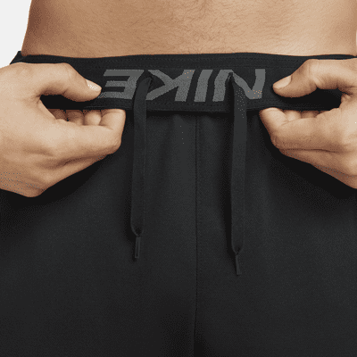 Calções versáteis sem forro de 18 cm Dri-FIT Nike Totality para homem