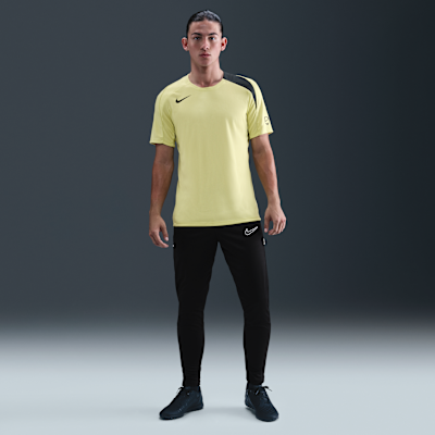Maglia da calcio Dri-FIT Nike Strike – Uomo