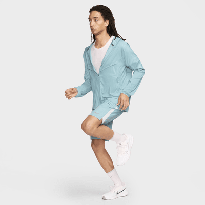 Nike Challenger Dri-FIT 23 cm-es, bélés nélküli, sokoldalú férfi rövidnadrág