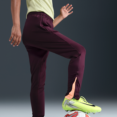 Nike Dri-FIT Strike Older Kids' Football Pants