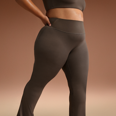 NikeSKIMS Matte Women's High-Waisted Slim Flared Leggings