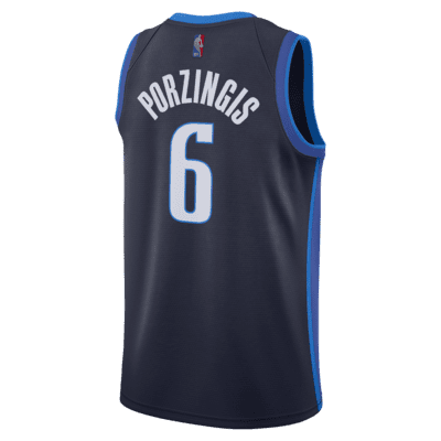 Nike Men's Dallas Mavericks 2021 Earned Edition Kristaps Porzingis Dri-Fit Swingman Jersey, Small