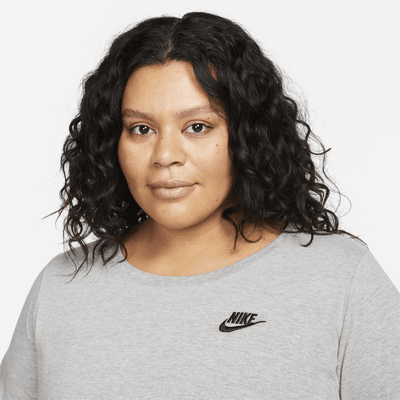 Nike Sportswear Club Essentials Camiseta (Talla grande) - Mujer