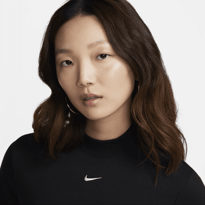 Nike Sportswear Chill Terry Women's Crew-Neck Cropped French Terry Top