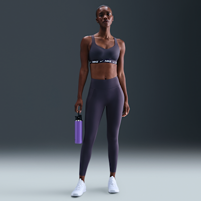 Nike Universa