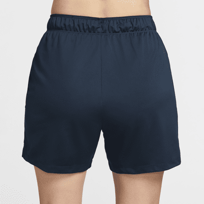 Shorts fitness Dri-FIT non foderati a vita media 13 cm Nike Attack – Donna