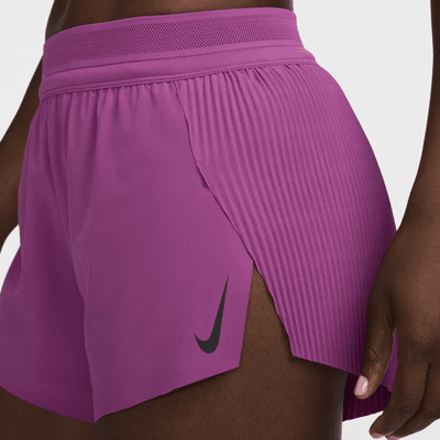 Shorts da running a vita media con slip foderati 8 cm Dri-FIT ADV Nike AeroSwift – Donna