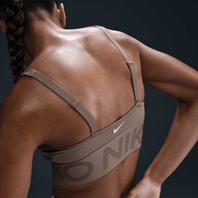 Nike Indy Plunge padded sport-bh met medium ondersteuning