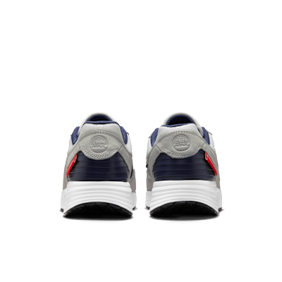 Nike College Air Max Verse (UConn) Men's Shoes