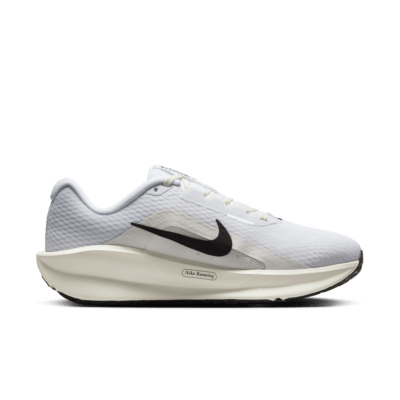 Tenis de correr en carretera para mujer Nike Downshifter 13 (extraancho)