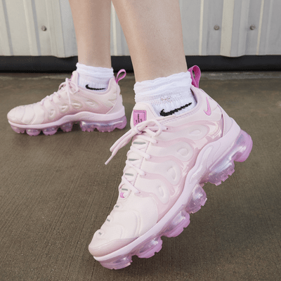 size 4 nike air vapormax plus shoes