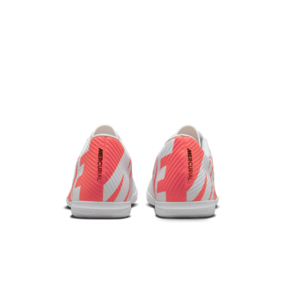 Nike Mercurial Vapor 15 Club Indoor/Court Low-Top Soccer Shoes