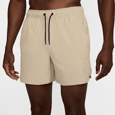 Shorts versátiles sin forro Dri-FIT de 13 cm para hombre Nike Unlimited