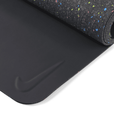 Guia nostalgia Patria Nike Mastery Yoga Mat. Nike.com