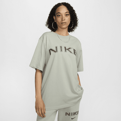 Nike Sportswear Camiseta estampada de manga corta y ajuste holgado - Mujer