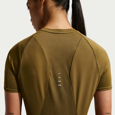 Kortärmad löpartröja Nike Swift Dri-FIT för kvinnor 