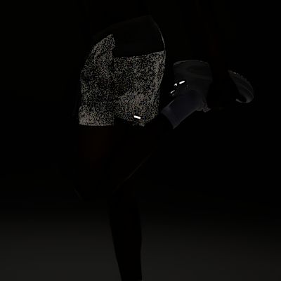 Nike Stride shorts de running de 13 cm con malla interior y detalles de diseño reflejante para hombre