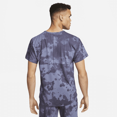 Nike Dri-FIT Men's All-Over Print Short-Sleeve Yoga Top. Nike AU