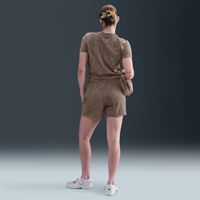 Shorts de French Terry con estampado de tiro medio para mujer Nike Sportswear Chill Terry