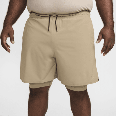 Shorts versátiles Dri-FIT de 18 cm 2 en 1 para hombre Nike Unlimited