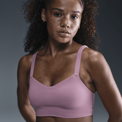 Nike Zenvy Strappy enyhe tartást adó, párnázott női sportmelltartó