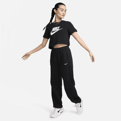 Nike Sportswear Essential Women's Cropped T-Shirt