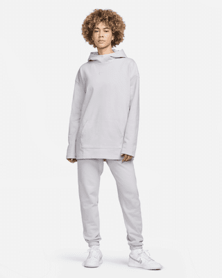 white oversized nike sweatshirt