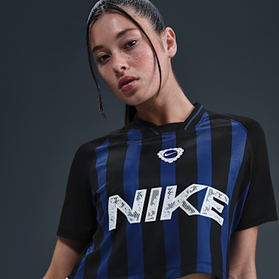 Nike Sportswear Women's Short-Sleeve Cropped Top