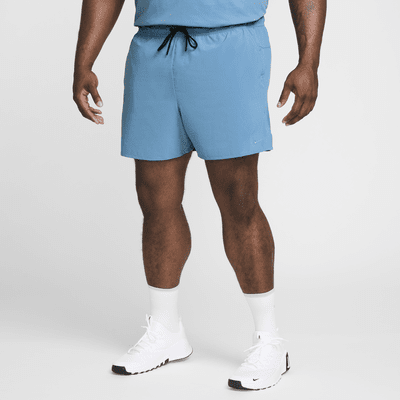 Shorts versátiles sin forro Dri-FIT de 13 cm para hombre Nike Unlimited