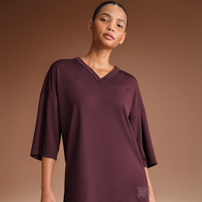 NikeSKIMS Airy Women's Oversized V-Neck T-Shirt