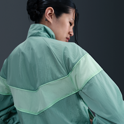 Nike Windrunner Women's Loose UV Woven Full-Zip Jacket