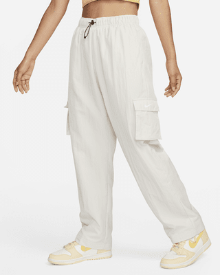 Nike Sportswear Essential Women's High-Rise Woven Cargo Trousers