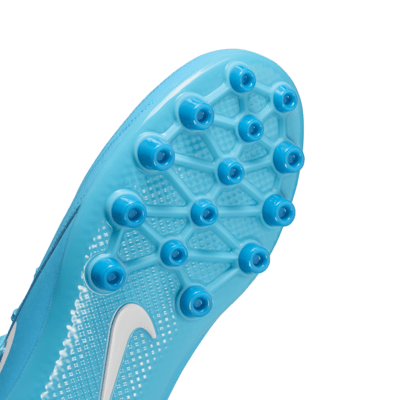 Nike Jr. Phantom Luna 2 Academy Botes de futbol AG de perfil alt - Nen/a i nen/a petit/a