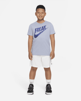 junior nike shorts and shirt