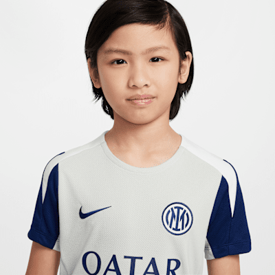 Inter Milan Strike Older Kids' Nike Dri-FIT Football Short-Sleeve Top