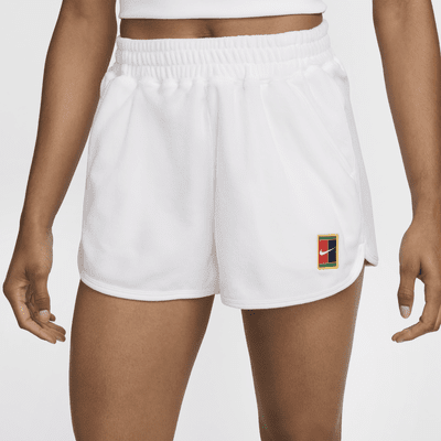 Tennisshorts i sweatshirttyg NikeCourt Heritage med medelhög midja för kvinnor