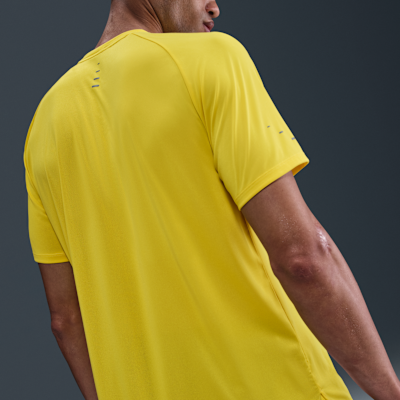 Nike Stride Dri-FIT ADV Kısa Kollu Erkek Koşu Üstü