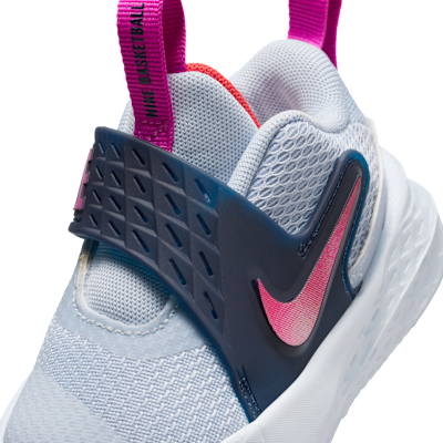 Tenis para bebé e infantil Nike Team Hustle D 12