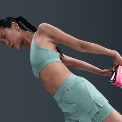 Shorts de correr Dri-FIT de tiro medio 2 en 1 para mujer Nike Swift