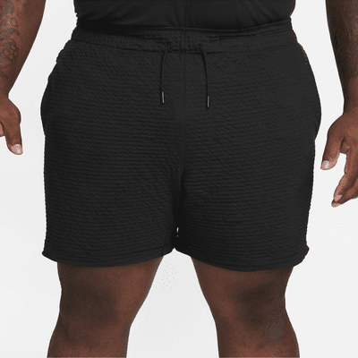 Shorts sin forro Dri-FIT de 18 cm para hombre Nike Yoga