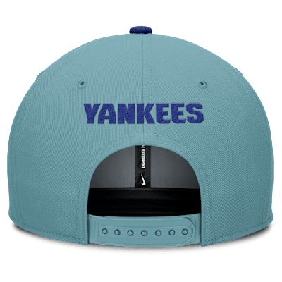 Gorra Nike Dri-FIT de la MLB ajustable para hombre New York Yankees Pro
