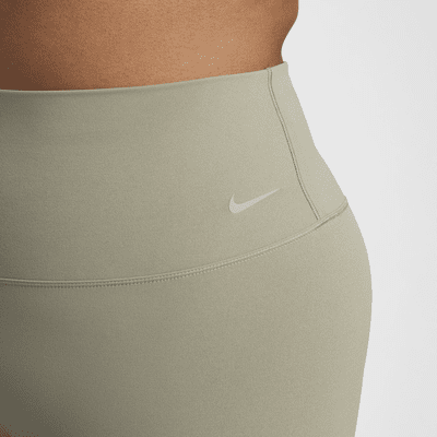 Nike Zenvy Pantalón corto de ciclismo de 20 cm de talle alto y sujeción ligera - Mujer