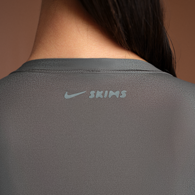 NikeSKIMS Weightless Layers Women's Long-Sleeve Wrap Top